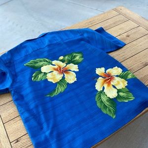 Tommy Bahamas Men XL short sleeved shirt.